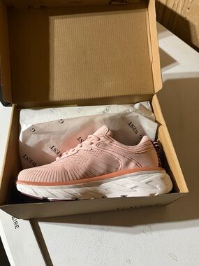 Madison West Women's Athletic Sneakers - Light Pink
